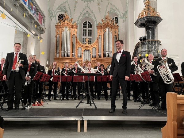Im Dezember 2022 verabschiedete sich die Brassband MG Trogen vom Dirigenten Fabian Künzli.
